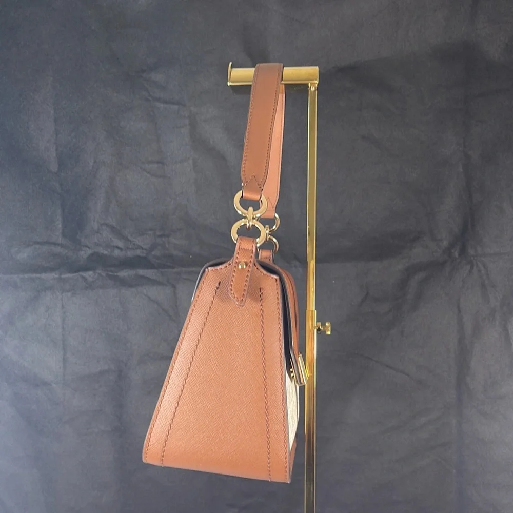 NWT = MICHAEL KORS LEADER SHOULDER BAG . - Picture 5 of 8